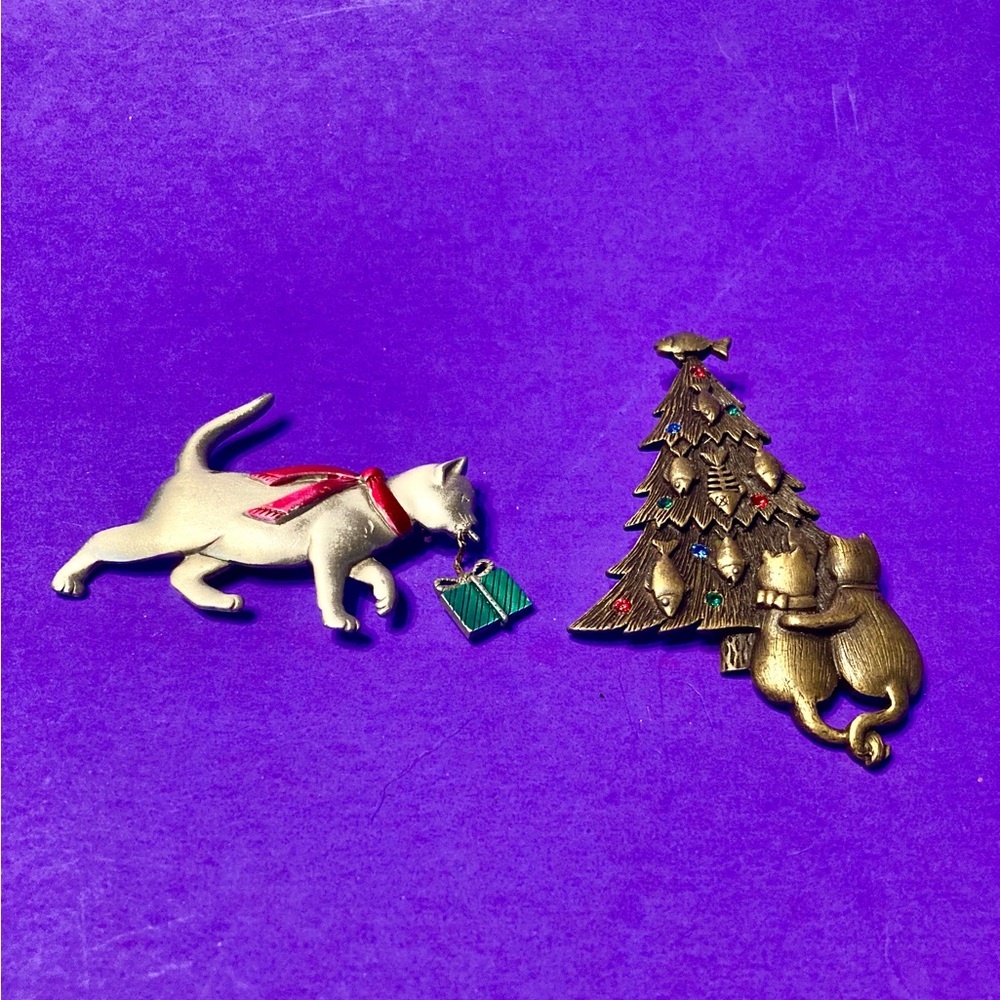 🎄🌲🎄Jonette Jewelry Co. Cat Pins 2 Pcs.